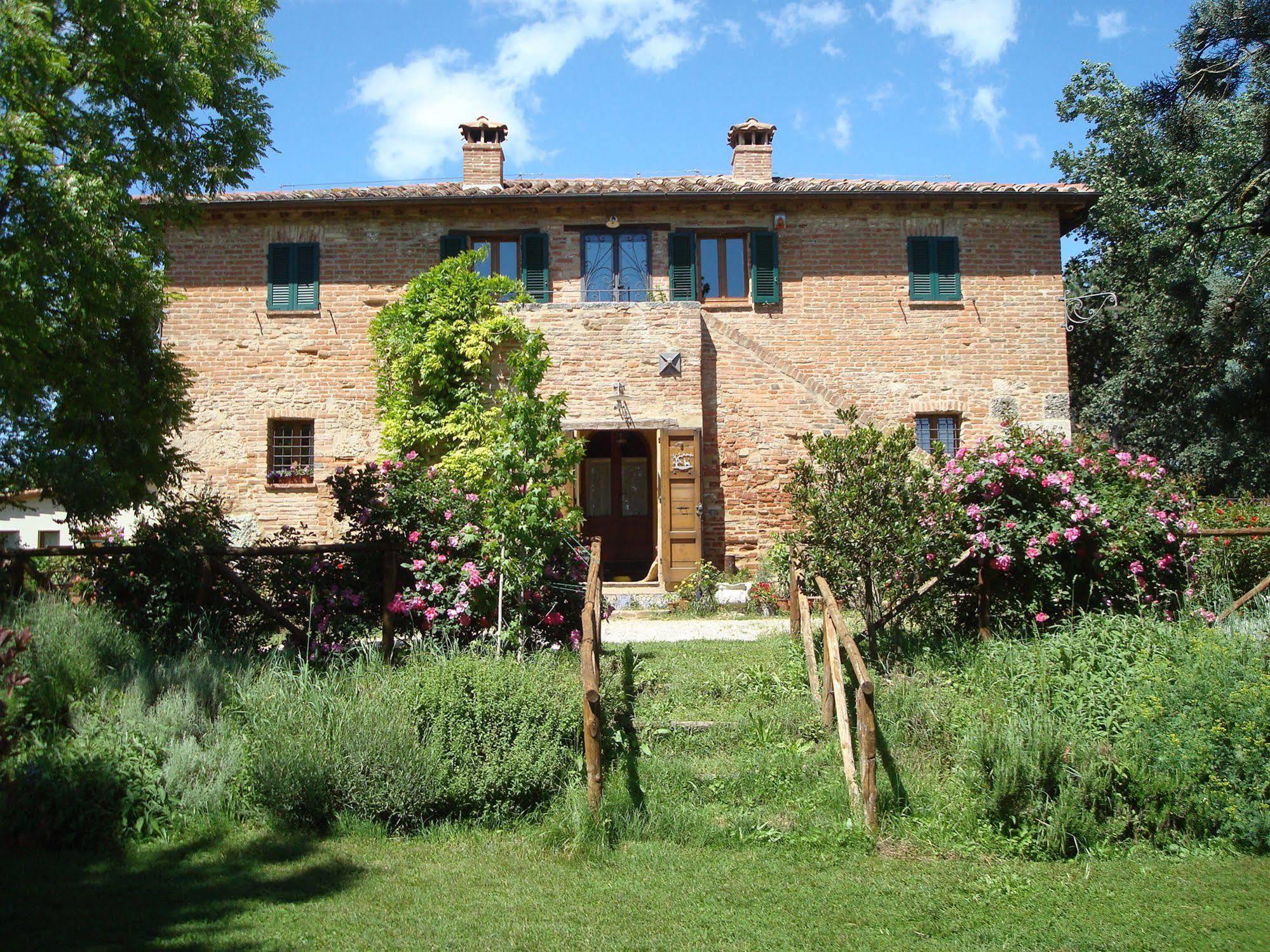 Al Giardino Degli Etruschi Guest House Chiusi Ngoại thất bức ảnh